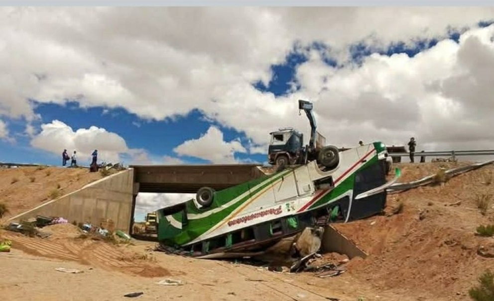 Al menos 19 fallecidos dejó accidente de un autobús al sur de Bolivia 