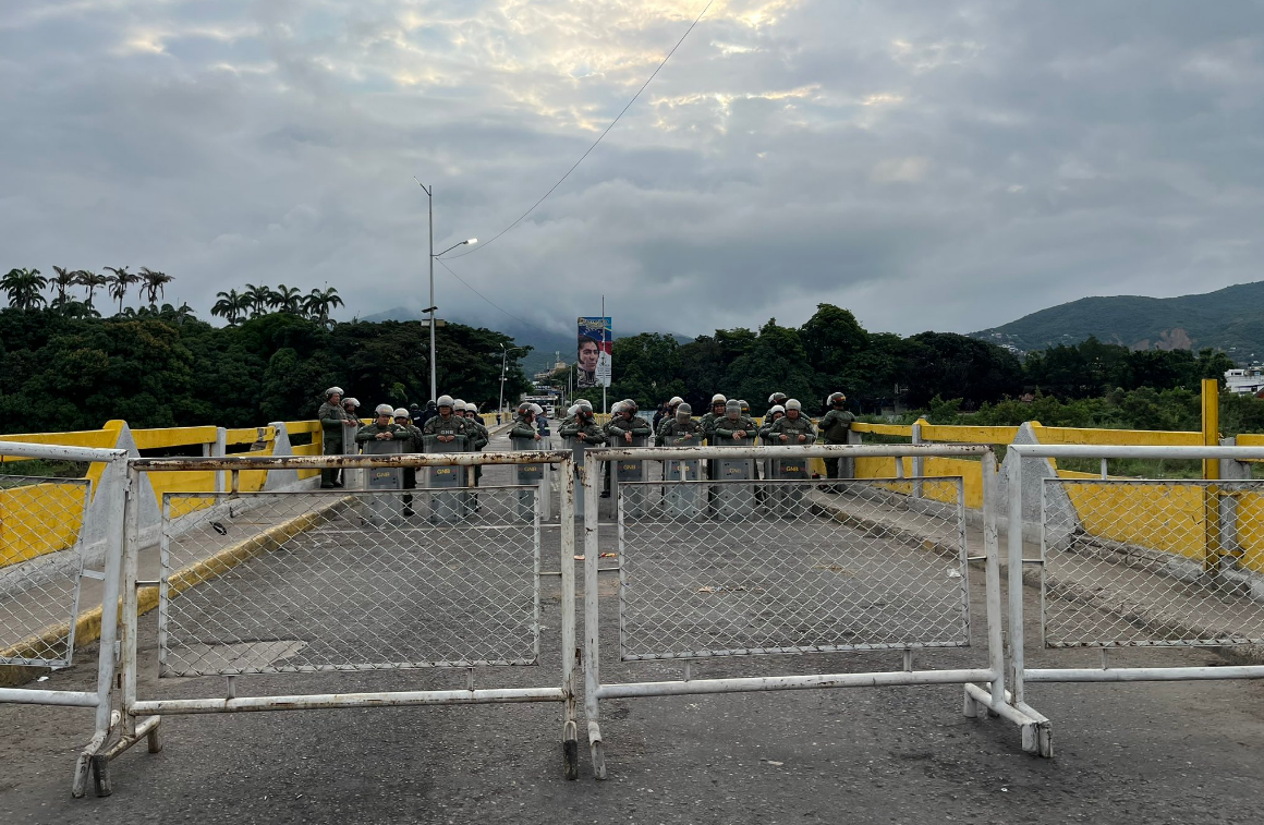 Quiquirigüiqui en la frontera: GNB retiró los contenedores que había puesto más temprano (VIDEO)