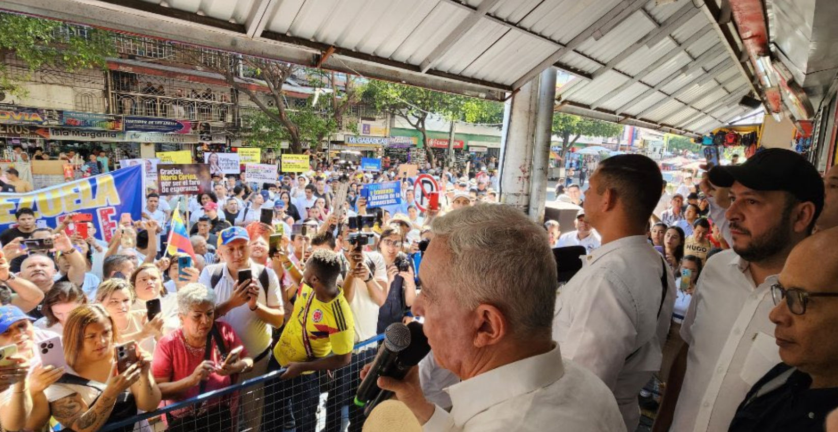 Álvaro Uribe visitó Cúcuta e instó a la Fanb a rebelarse contra Nicolás Maduro (VIDEO)