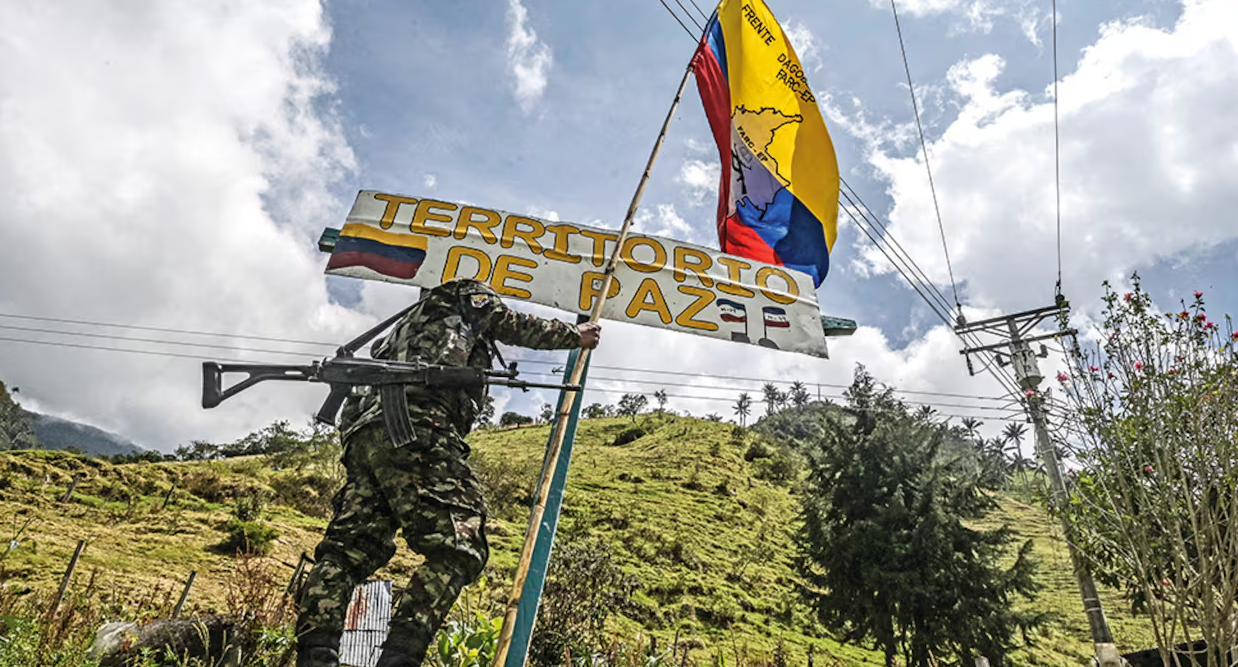 VIDEO: ataque con drones de disidentes de las Farc dejó tres soldados heridos en Colombia