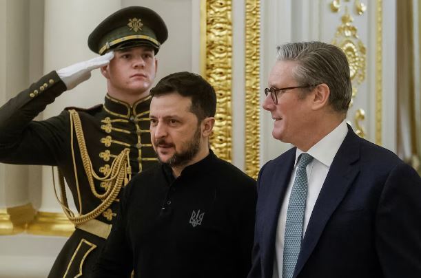 Dron ruso sobrevoló el lugar de la reunión entre Starmer y Zelenski