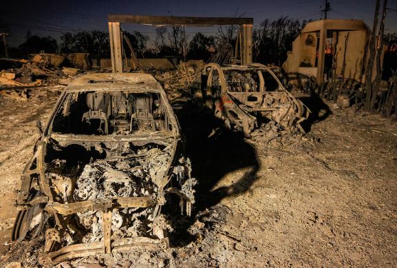 Los Ángeles enfrenta una crisis de cenizas tóxicas tras los recientes incendios