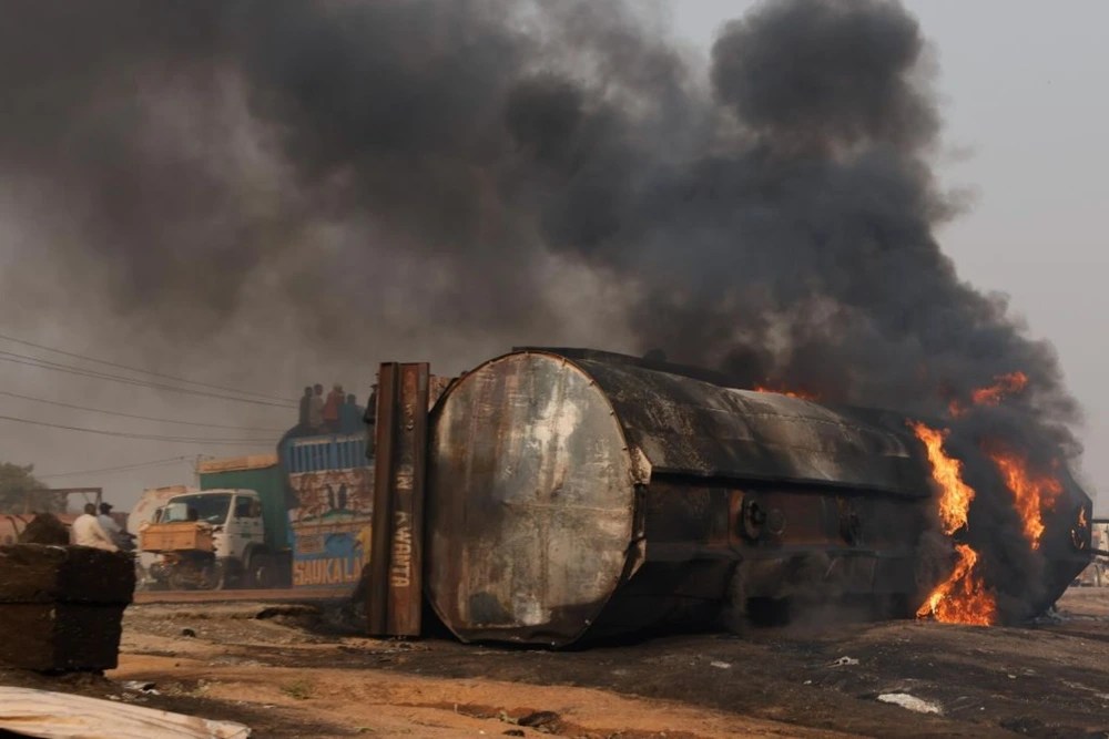 Aumentó a 86 el número de muertos en la explosión de un camión cisterna en Nigeria