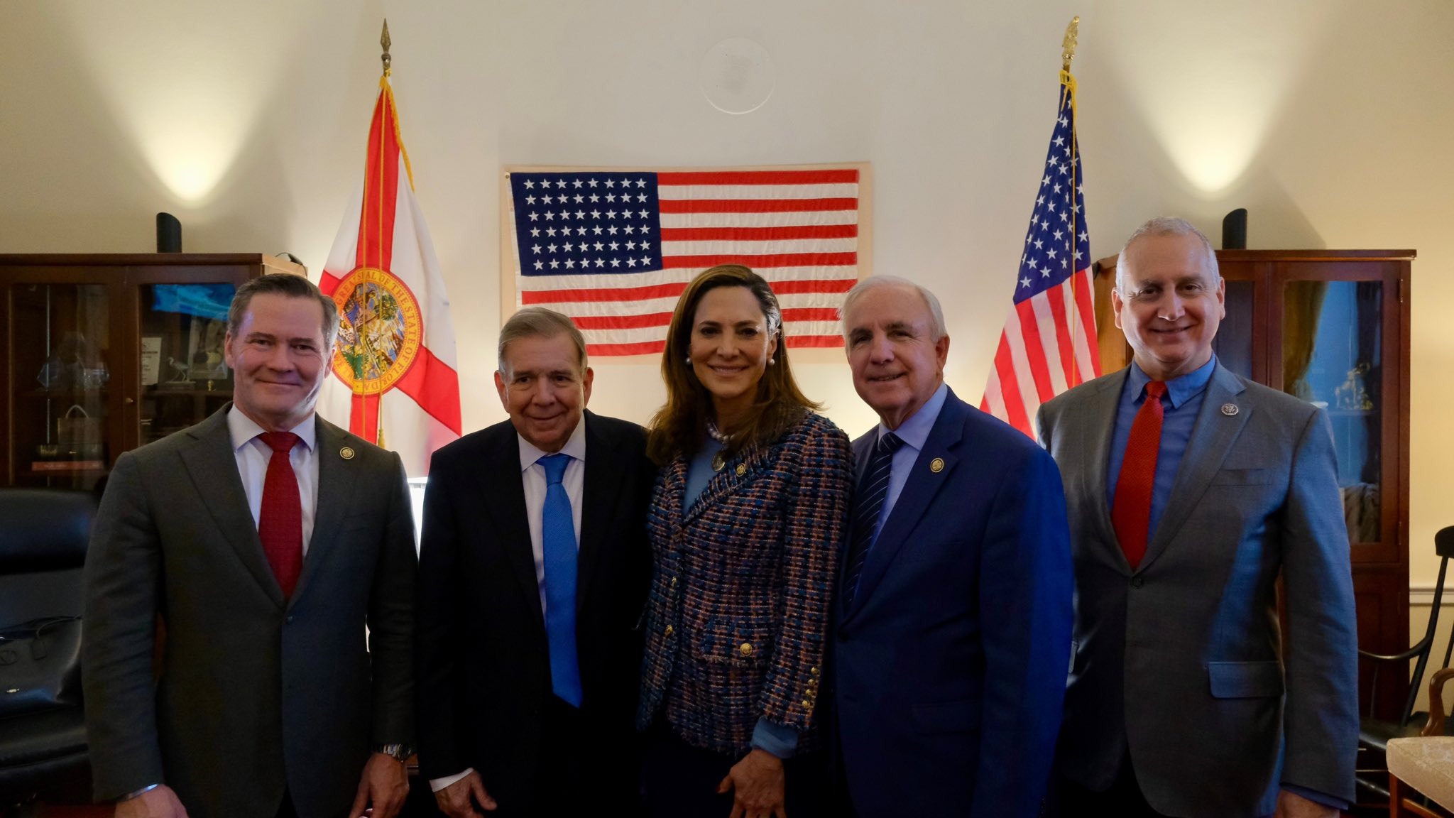 Edmundo González sostuvo encuentro con asesor de Seguridad Nacional de Trump y varios congresistas