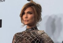 FOTOS: JLo impactó con atrevido vestido en Sundance que dejó poco a la imaginación