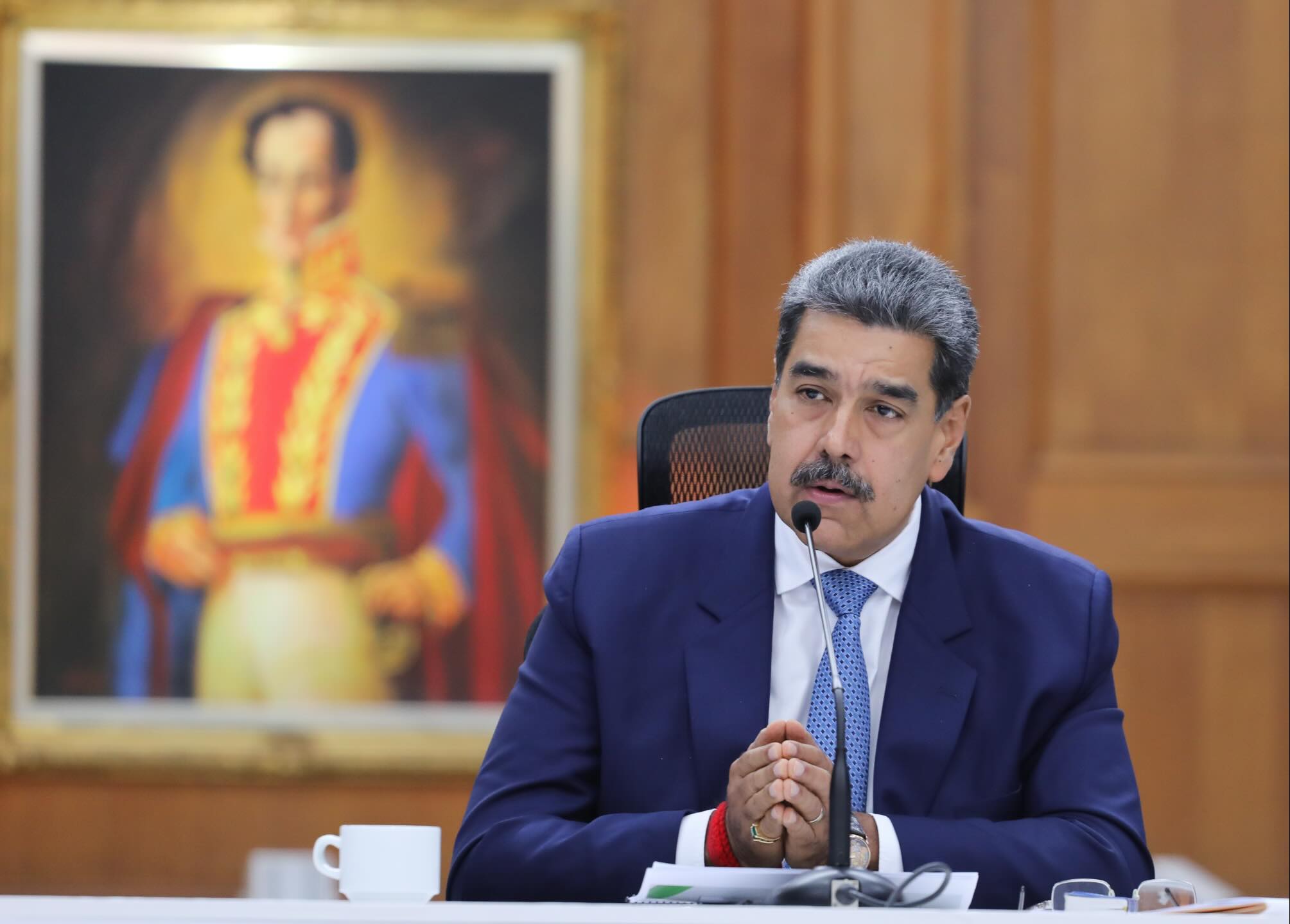 Maduro dice que a final de año podría realizar un referéndum para reformar la Constitución