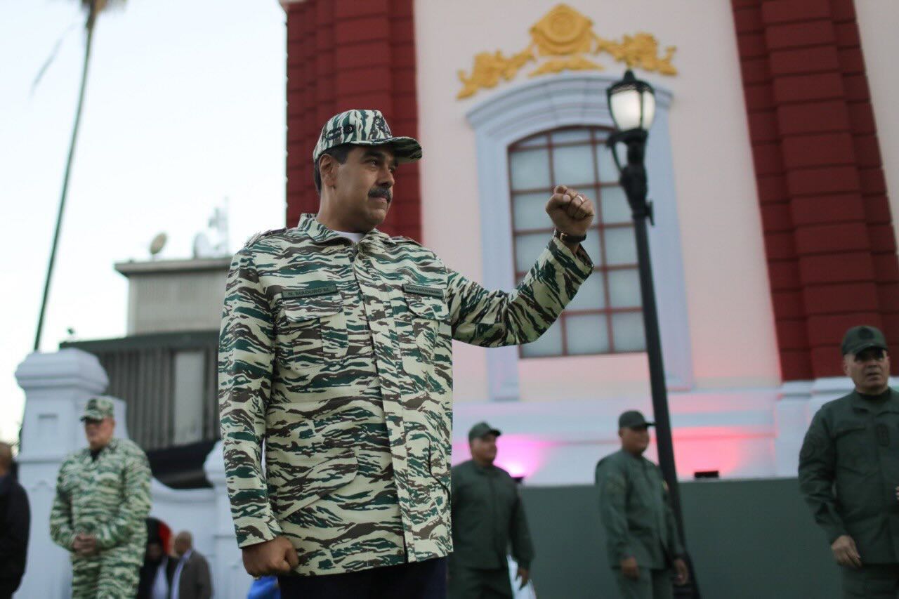 “No se equivoquen conmigo”: Maduro frente a un montón de uniformados obligados a marchar habló sobre María Corina Machado