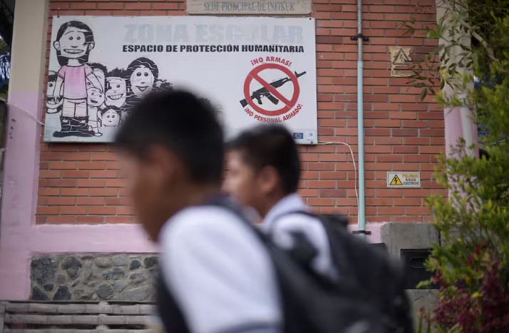 ONG denuncia aumento de ataques a escuelas en zonas afectadas por conflicto en Colombia