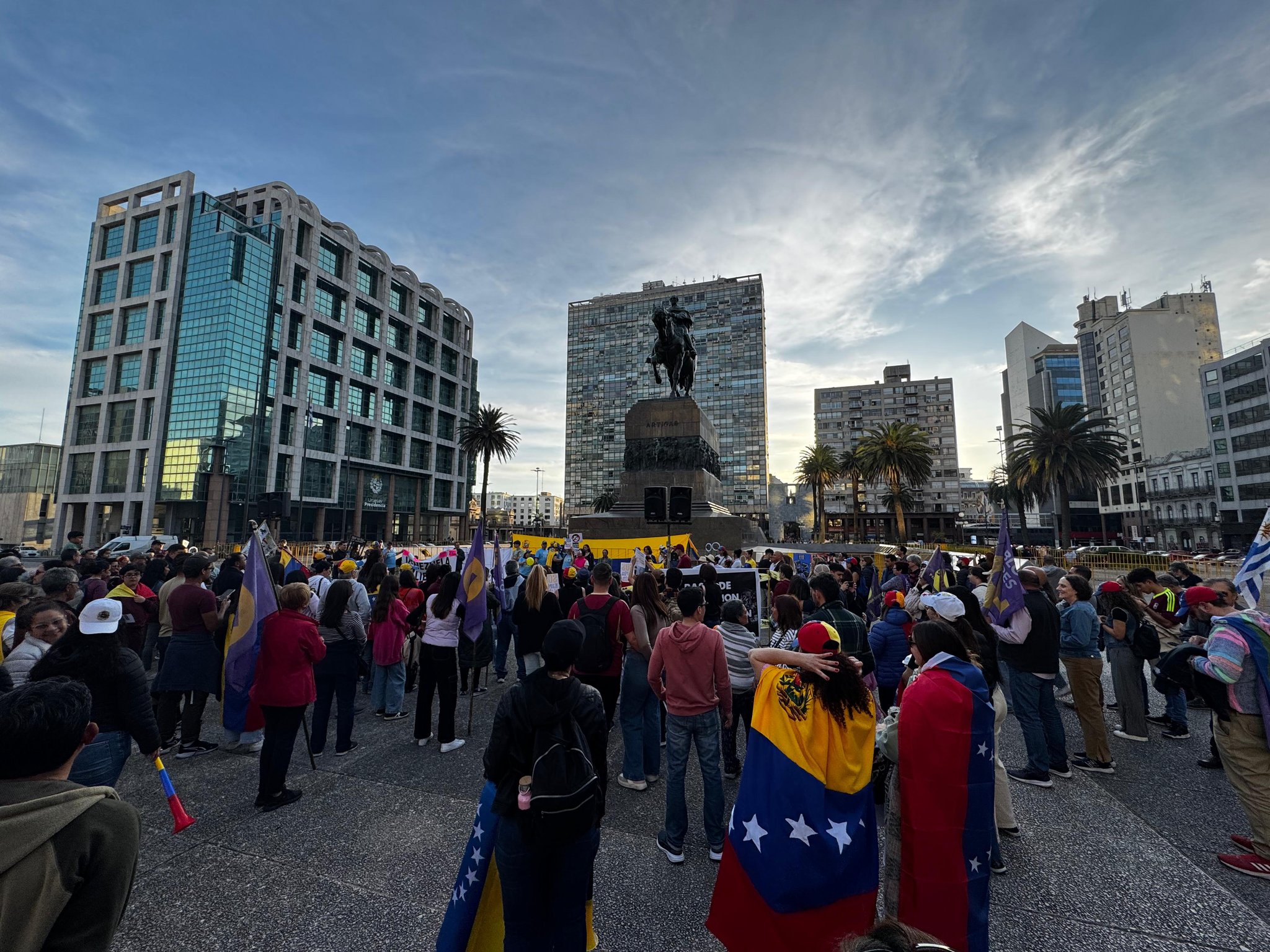 María Corina Machado convocó a venezolanos en Uruguay para recibir y apoyar a Edmundo González