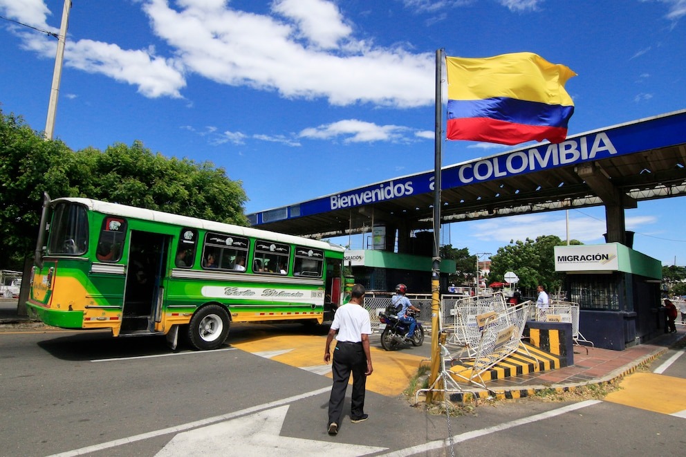 Migración Colombia anunció posible cierre fronterizo ante crisis en Venezuela 