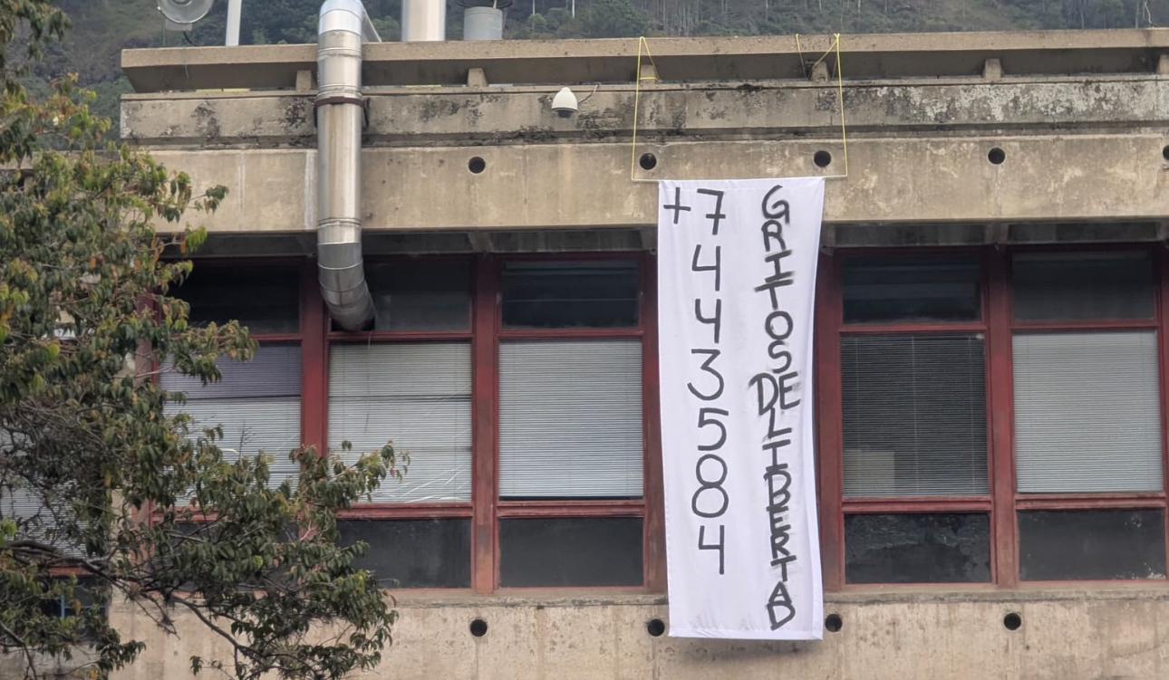 Estudiantes de la ULA expresan su apoyo a Edmundo González con esta pancarta