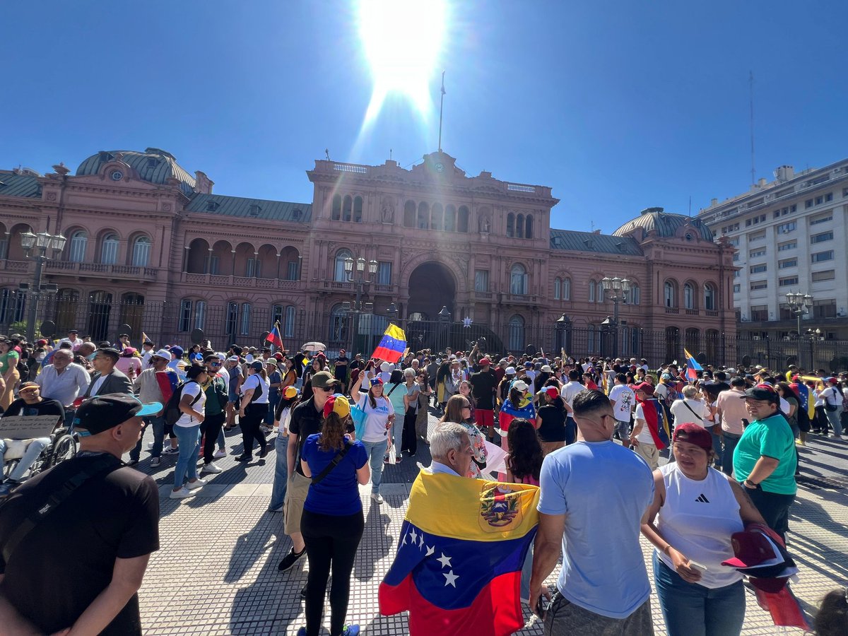 Venezolanos en Argentina con esperanza pese a que Maduro completó un golpe de Estado