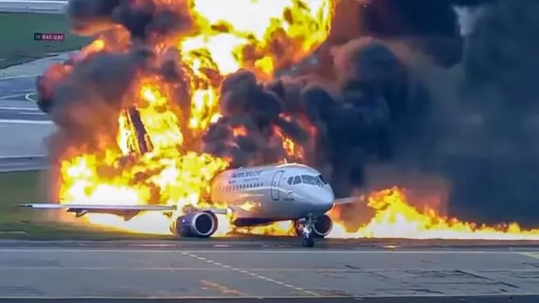 ¿Qué puede pasar si un rayo impacta un avión? La historia de uno de los accidentes más trágicos de la aviación (VIDEO)