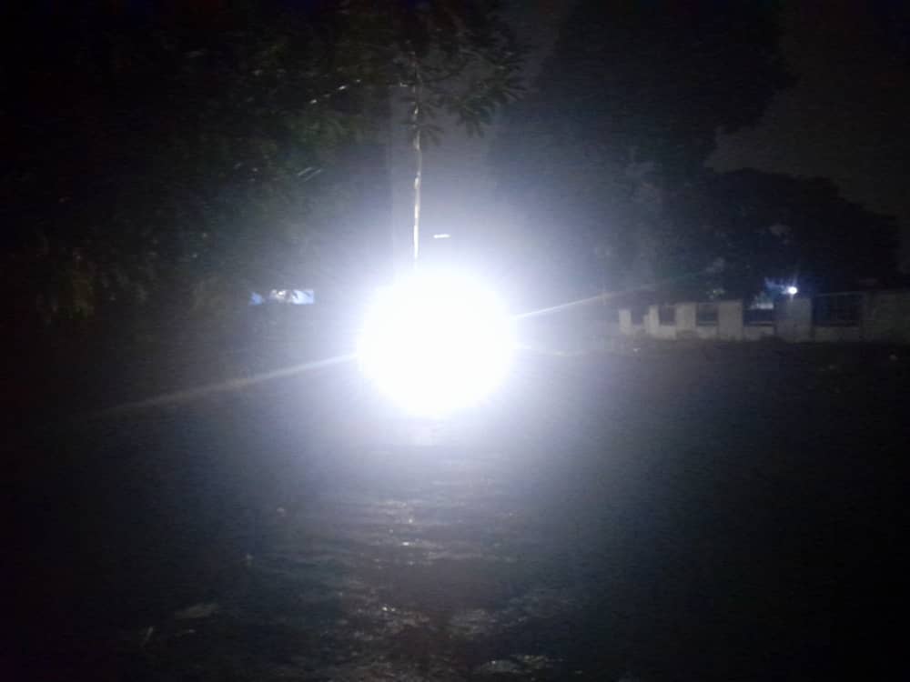 Crisis eléctrica deja sin luz a la parroquia Rómulo Betancourt de Barinas durante la madrugada de este #23Ene