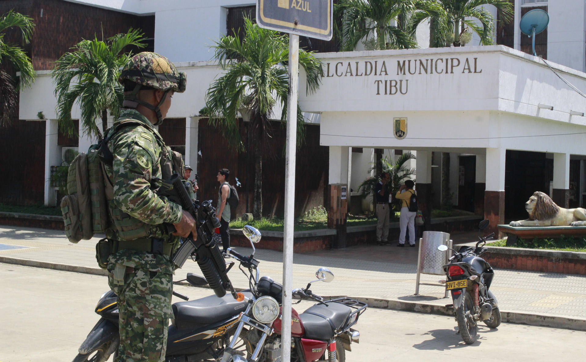 El ELN dice que no aceptarán rendirse como política de paz