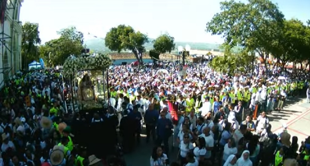 Un pueblo lleno de esperanza salió de Santa Rosa en procesión con la Divina Pastora