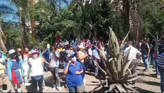 Ciudadanos se concentran en Montalbán, a pesar del amedrentamiento de colectivos este #9Ene (VIDEOS)