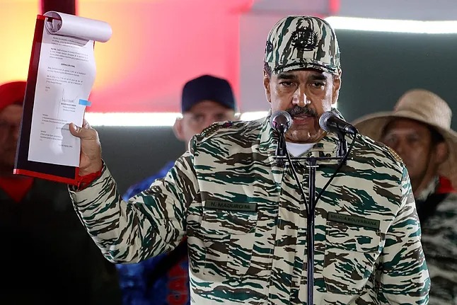 El Mundo: Nicolás Maduro impone un clima prebélico en Caracas en la cuenta atrás del #10Ene